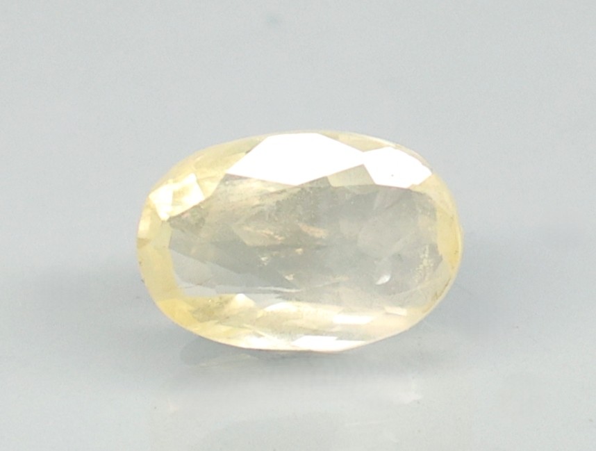 YELLOW SAPPHIRE 4.35 Ct.