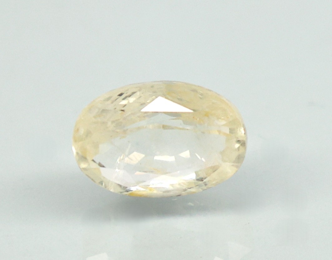 YELLOW SAPPHIRE 5.1 Ct.