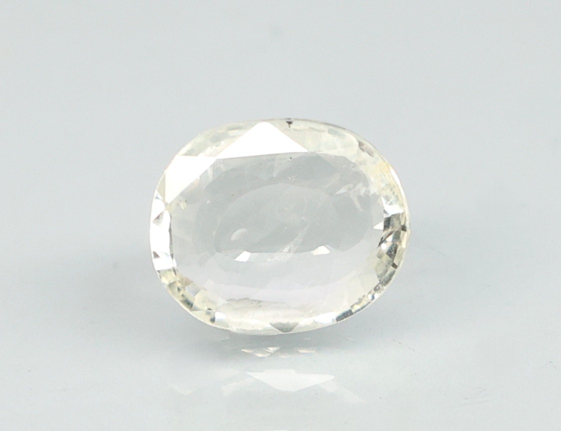 YELLOW SAPPHIRE 4.59 Ct.
