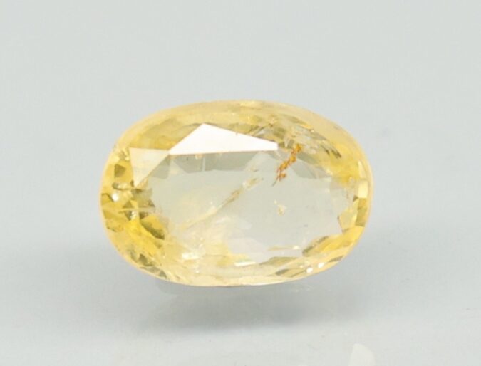 YELLOW SAPPHIRE 4.05 Ct. 1 NYSP8427 1 YELLOW SAPPHIRE 4.05 Ct.