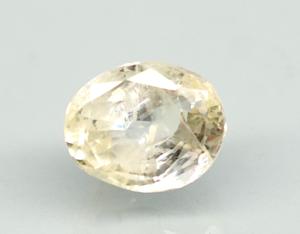 YELLOW SAPPHIRE 4.09 Ct.
