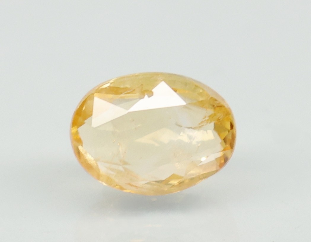 YELLOW SAPPHIRE 3.97 Ct.