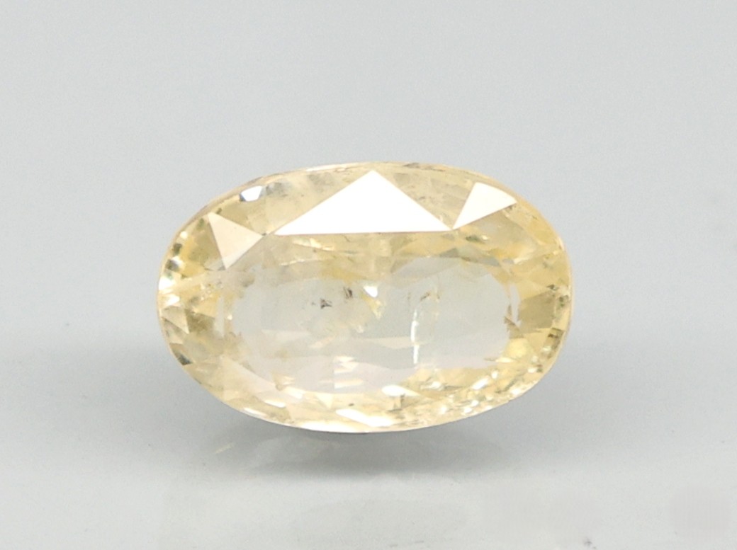 YELLOW SAPPHIRE 9.18 Ct.