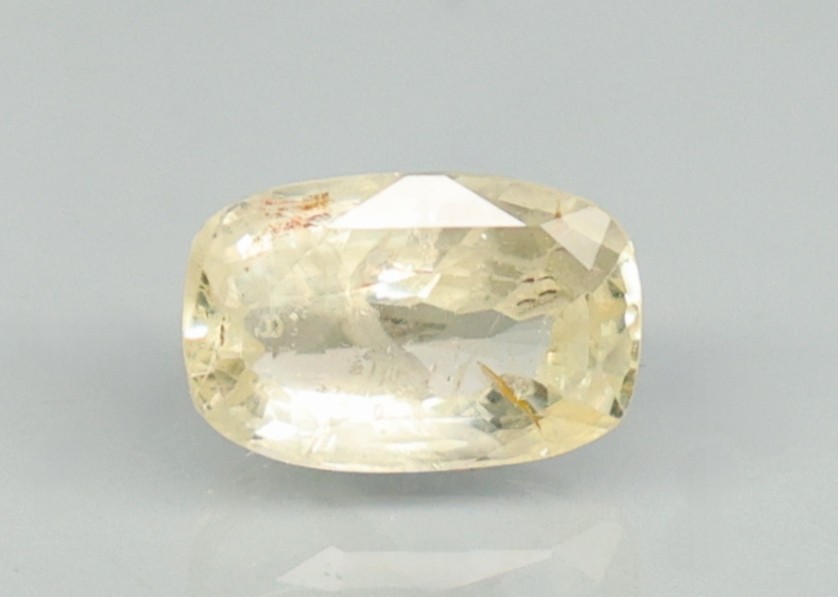 YELLOW SAPPHIRE 4.34 Ct.