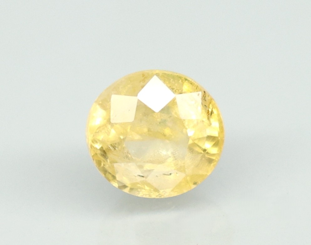 YELLOW SAPPHIRE 4.93 Ct.