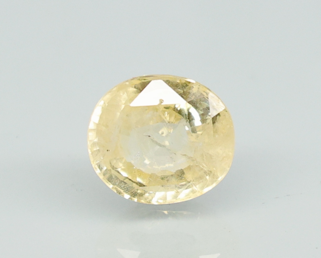 YELLOW SAPPHIRE 6.98 Ct.