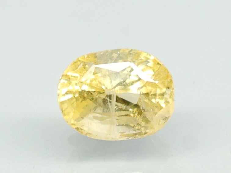 YELLOW SAPPHIRE 3.37 Ct.