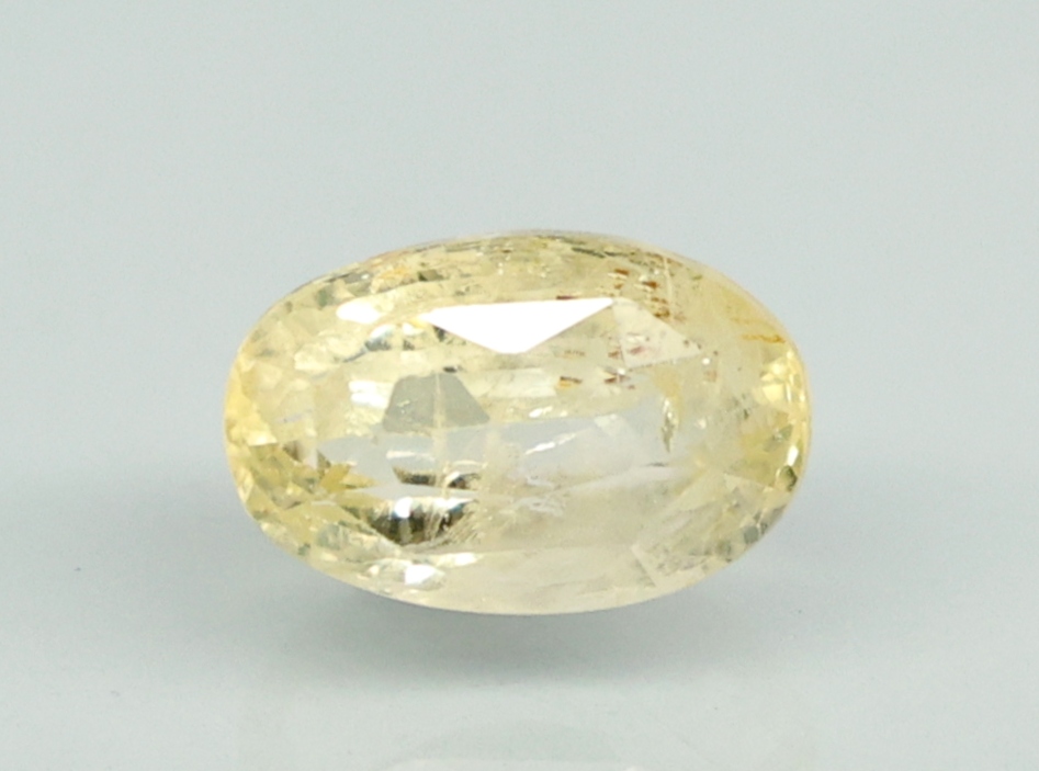 YELLOW SAPPHIRE 5.31 Ct.