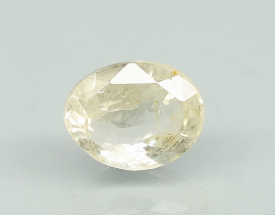 YELLOW SAPPHIRE 5.12 Ct.