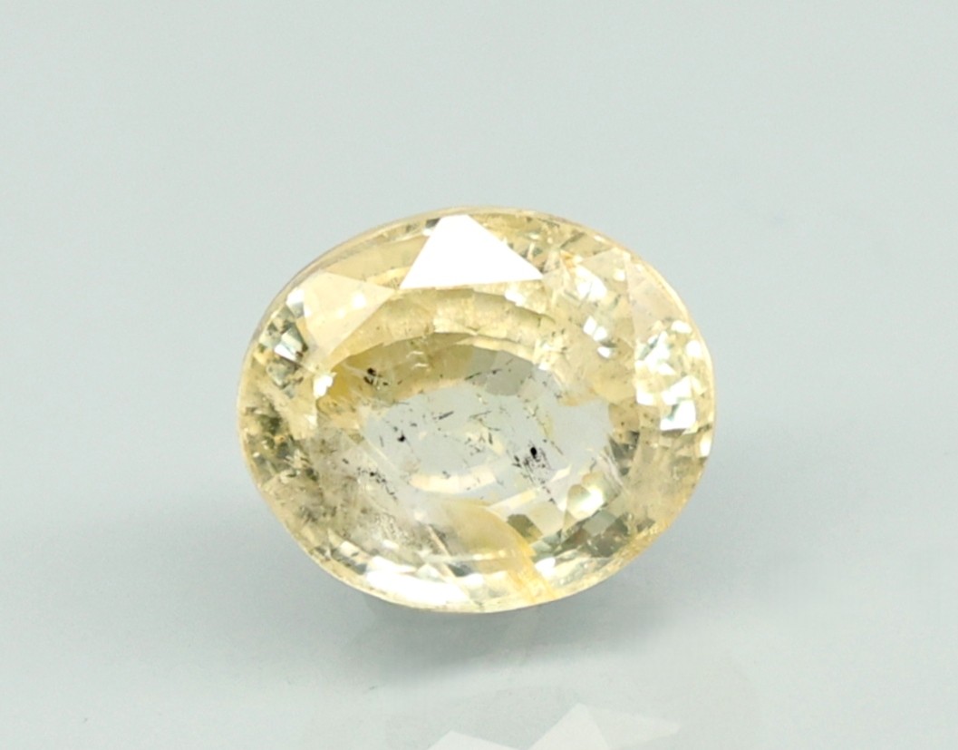 YELLOW SAPPHIRE 8.79 Ct.