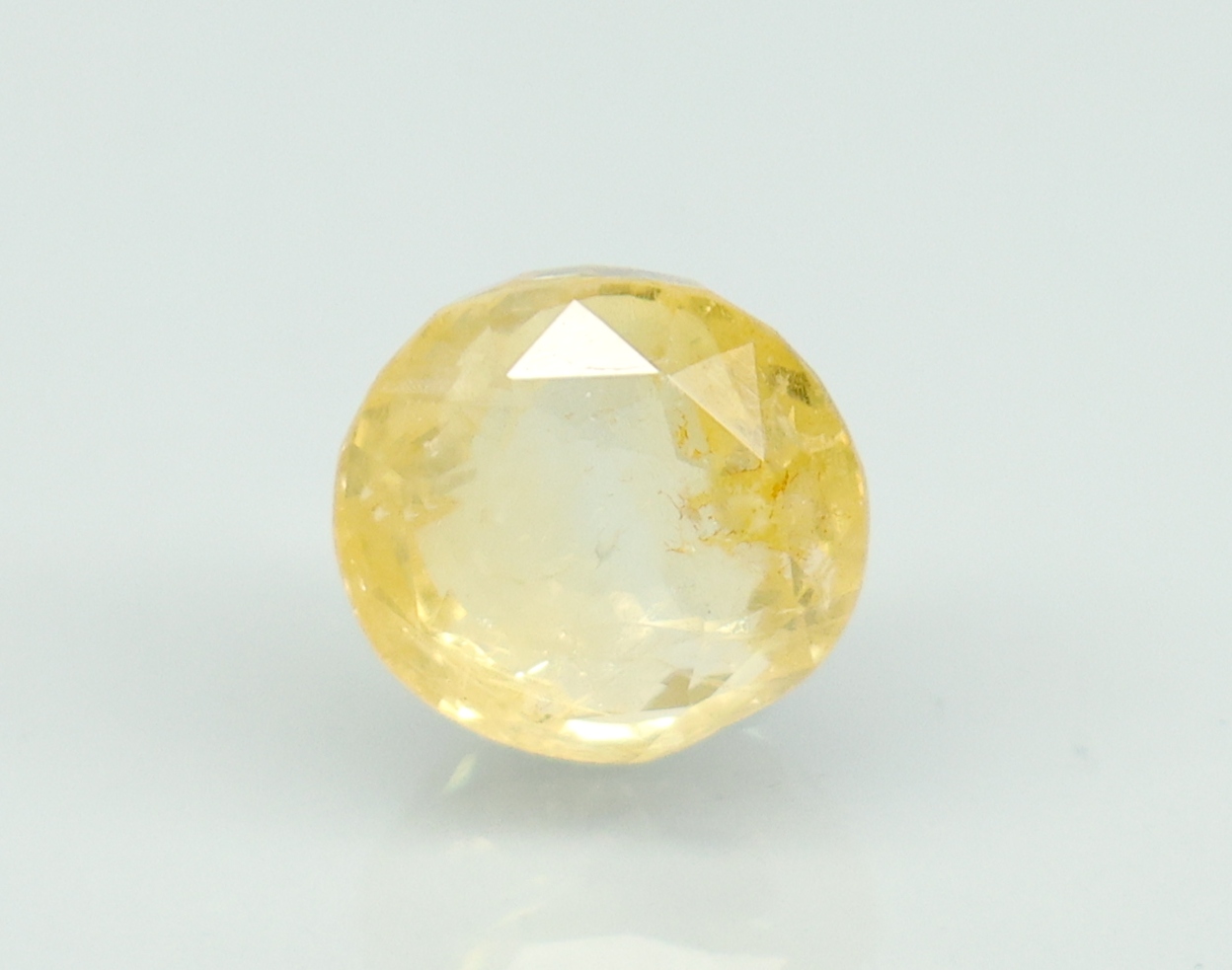 YELLOW SAPPHIRE 7.58 Ct.