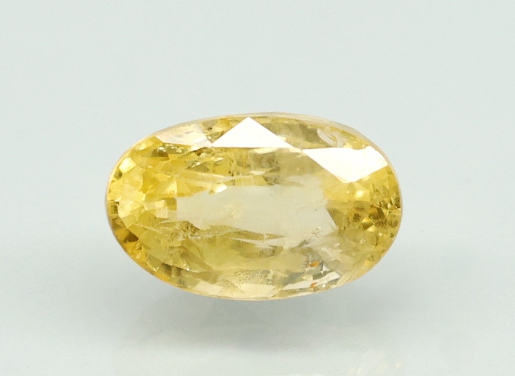 YELLOW SAPPHIRE 5.74 Ct.