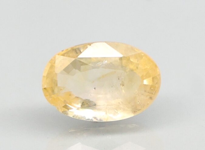 YELLOW SAPPHIRE 4.42 Ct. 1 NYSP8480 1 YELLOW SAPPHIRE 4.42 Ct.