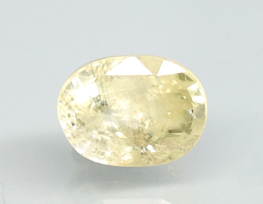 YELLOW SAPPHIRE 7.12 Ct.