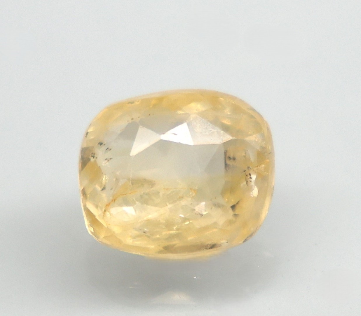 YELLOW SAPPHIRE 3.25 Ct.
