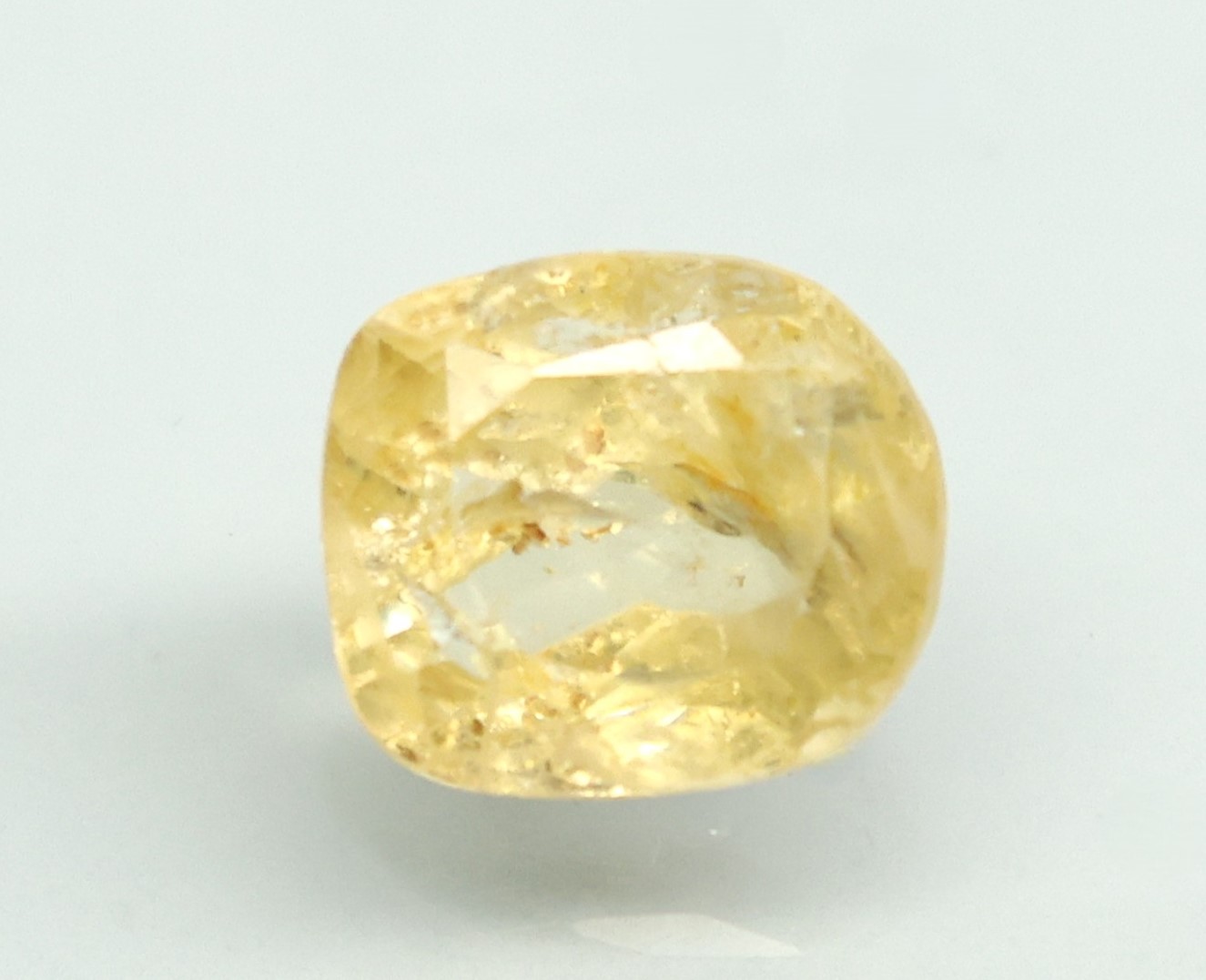 YELLOW SAPPHIRE 3.56 Ct.