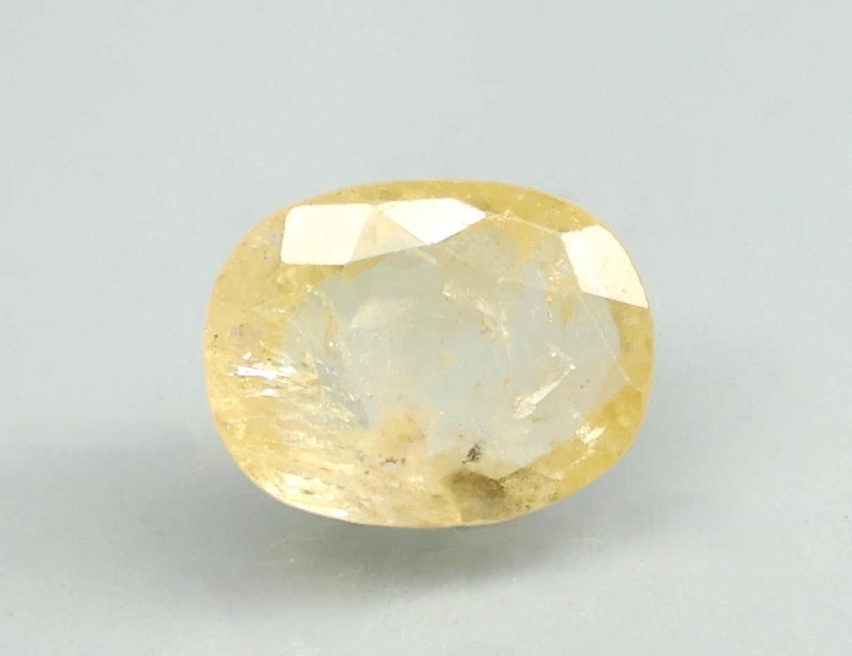 YELLOW SAPPHIRE 3.75 Ct.