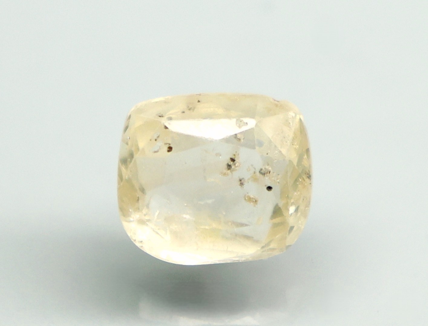 YELLOW SAPPHIRE 3.42 Ct.
