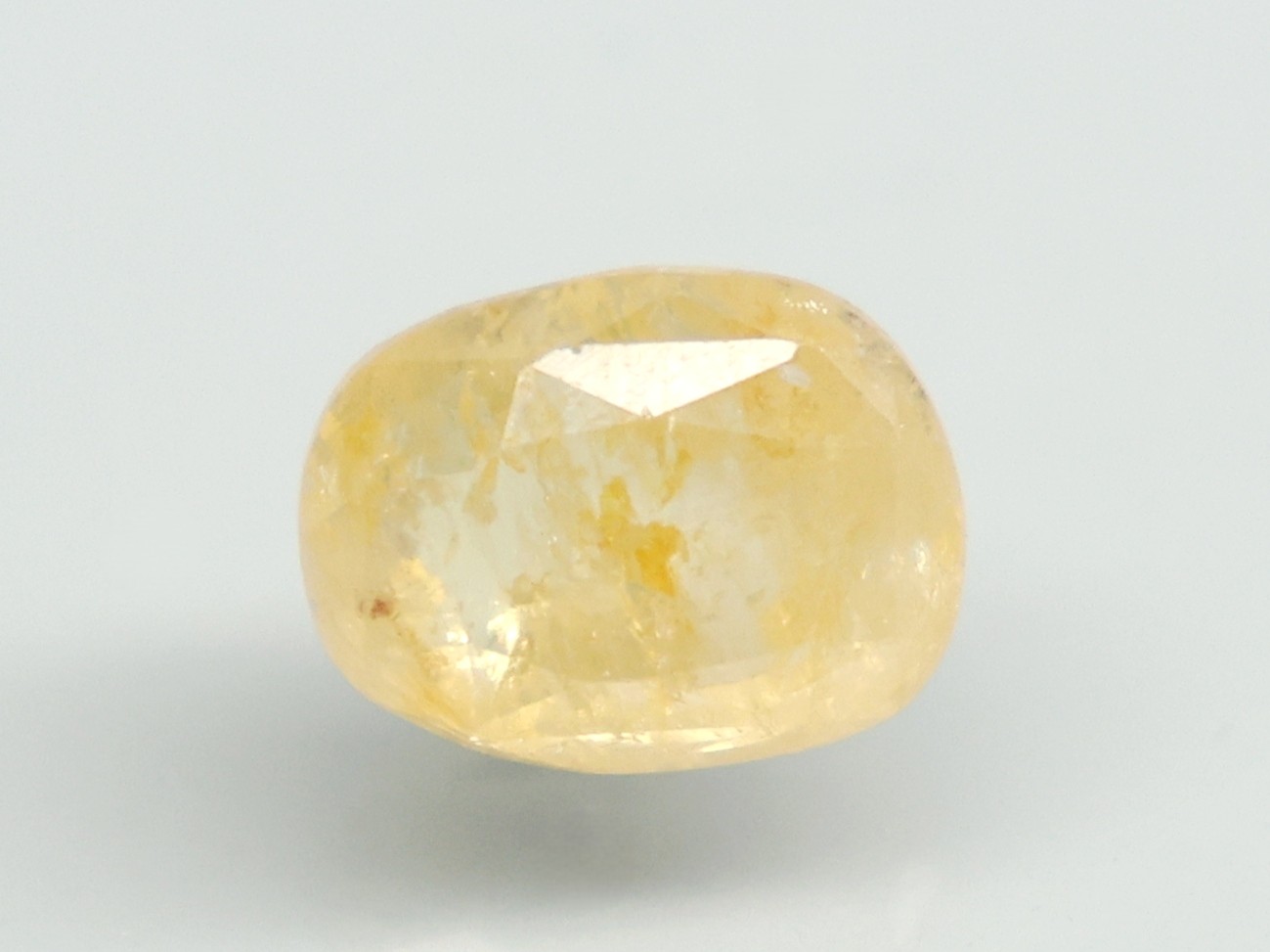 YELLOW SAPPHIRE 3.36 Ct.