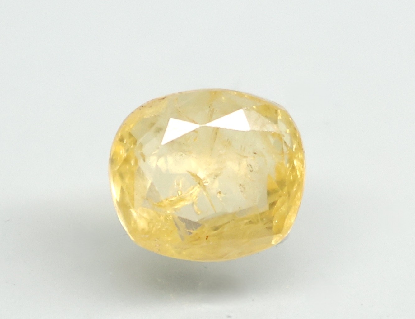 YELLOW SAPPHIRE 3.4 Ct.
