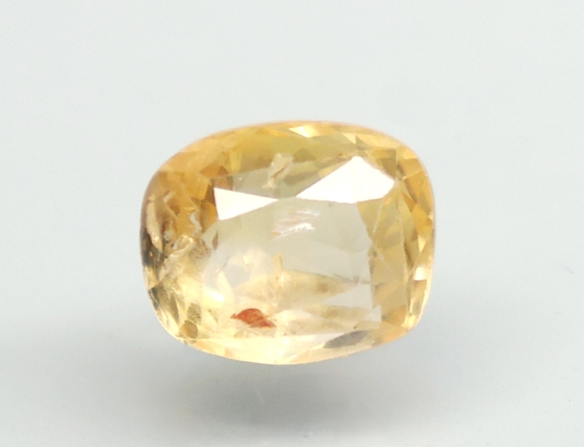 YELLOW SAPPHIRE 2.87 Ct.