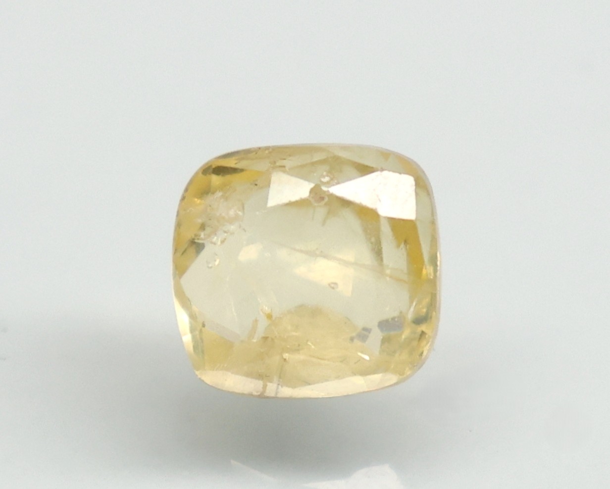 YELLOW SAPPHIRE 2.64 Ct.