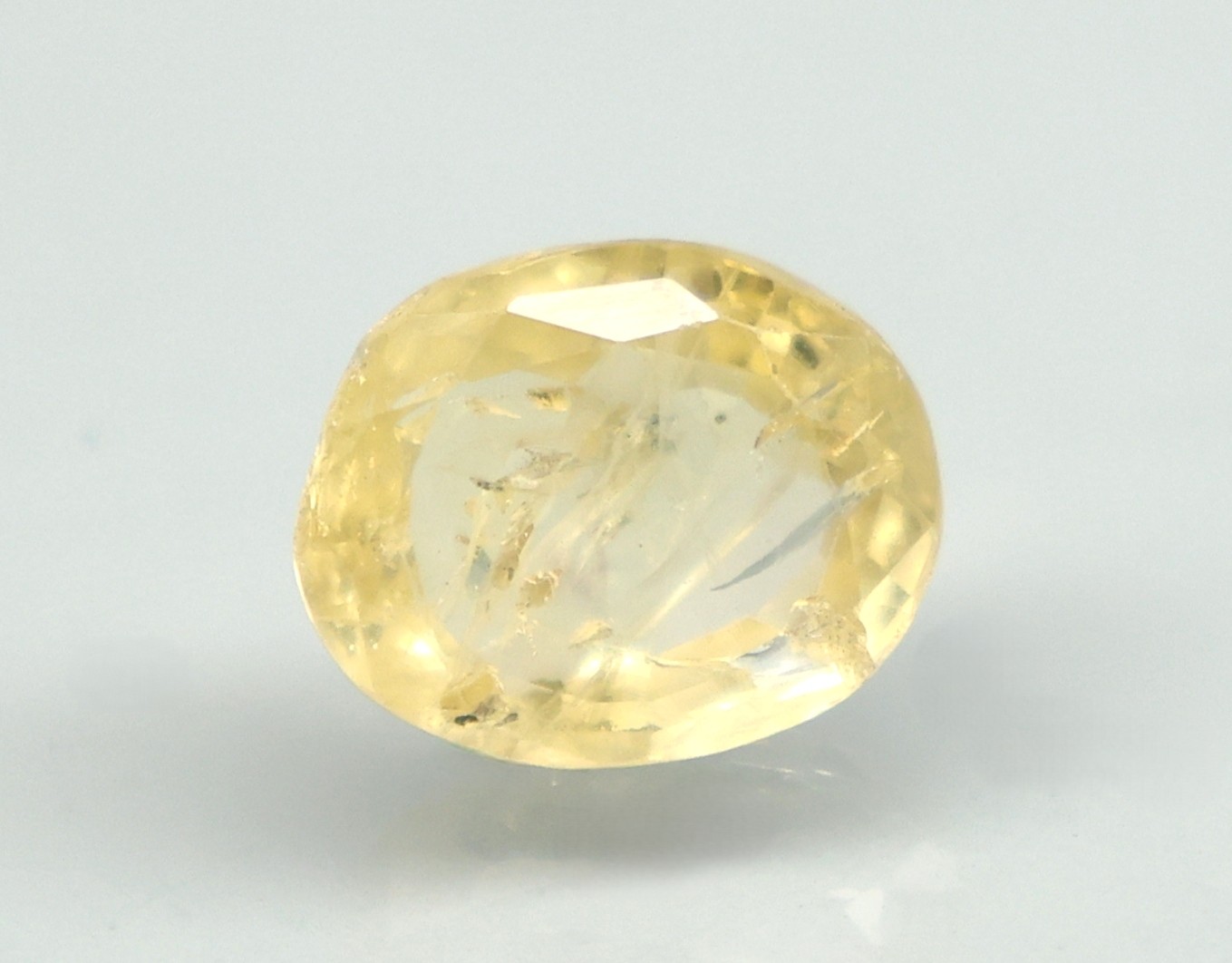 YELLOW SAPPHIRE 3.54 Ct.