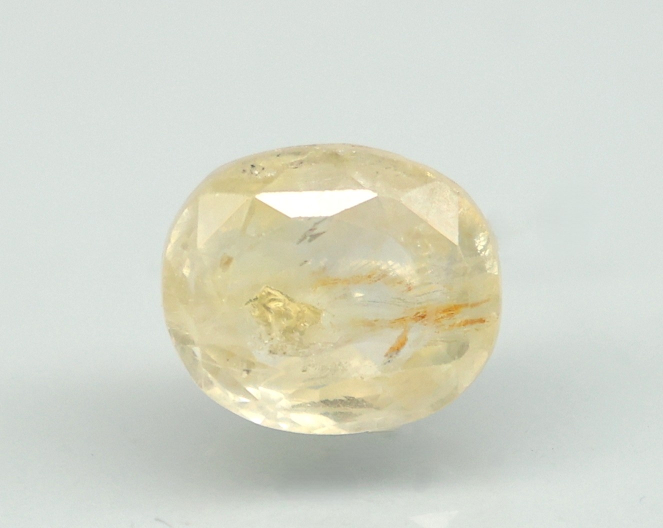 YELLOW SAPPHIRE 4.2 Ct.