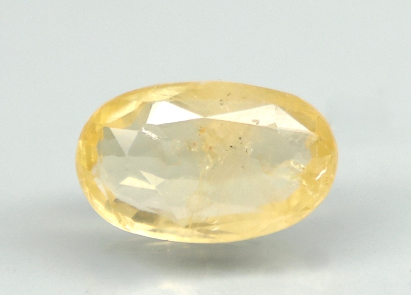 YELLOW SAPPHIRE 3.62 Ct.