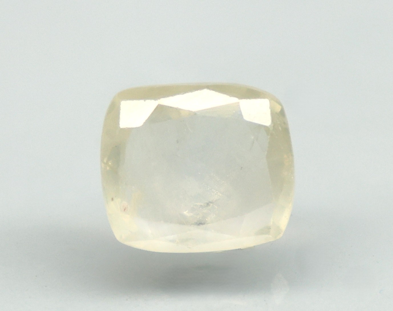 YELLOW SAPPHIRE 3.51 Ct.