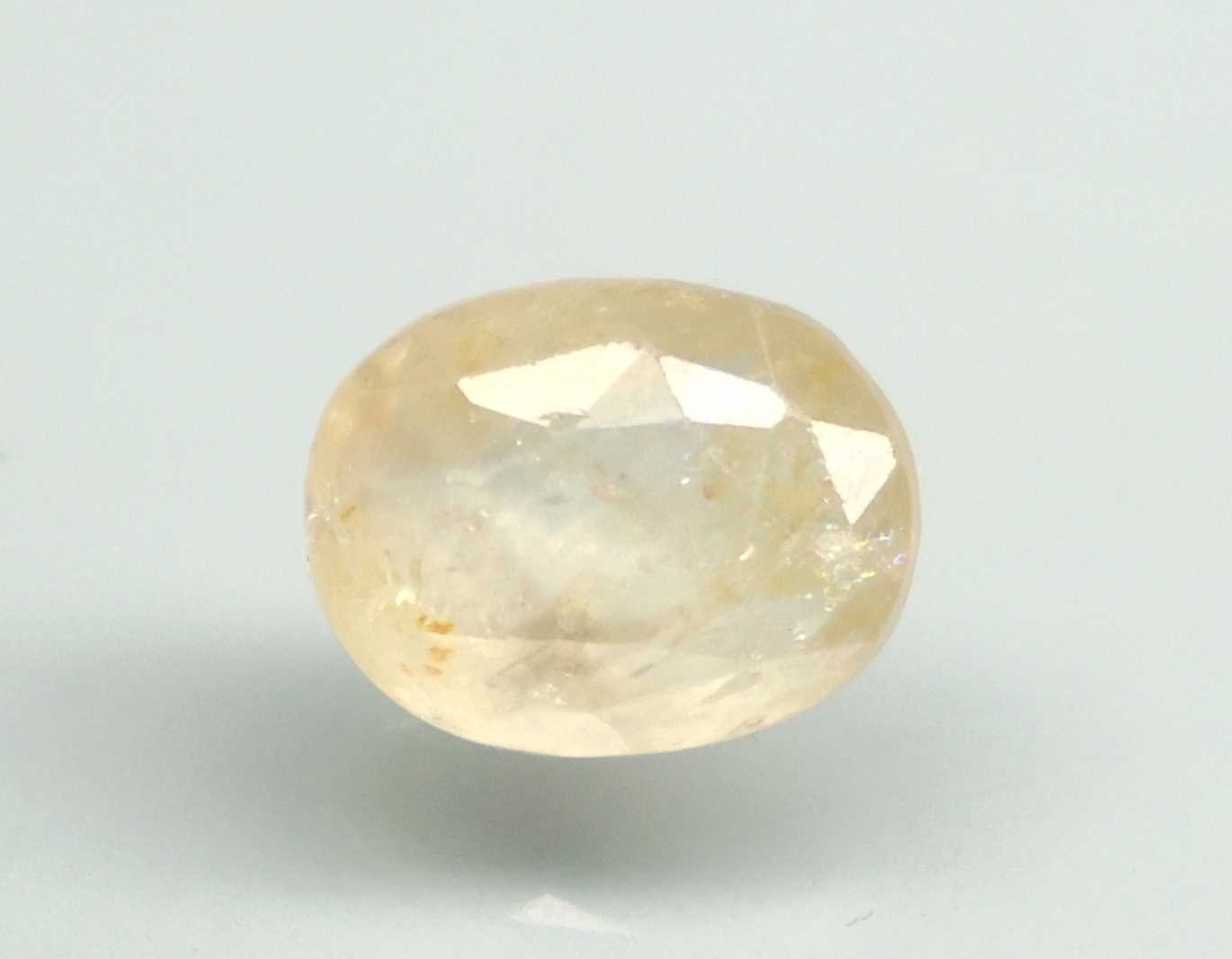YELLOW SAPPHIRE 3.15 Ct.