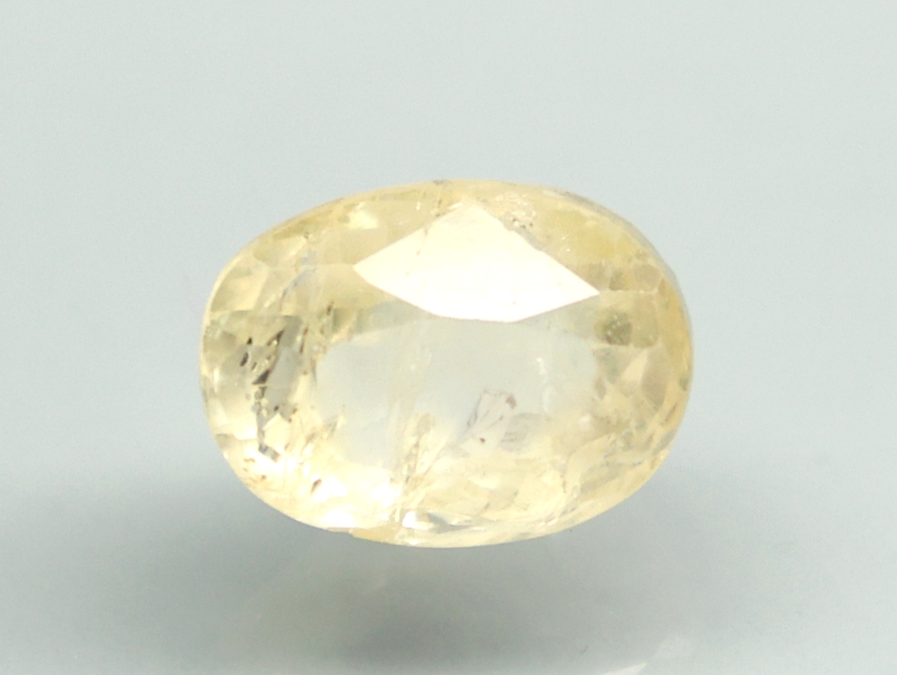 YELLOW SAPPHIRE 3.55 Ct.