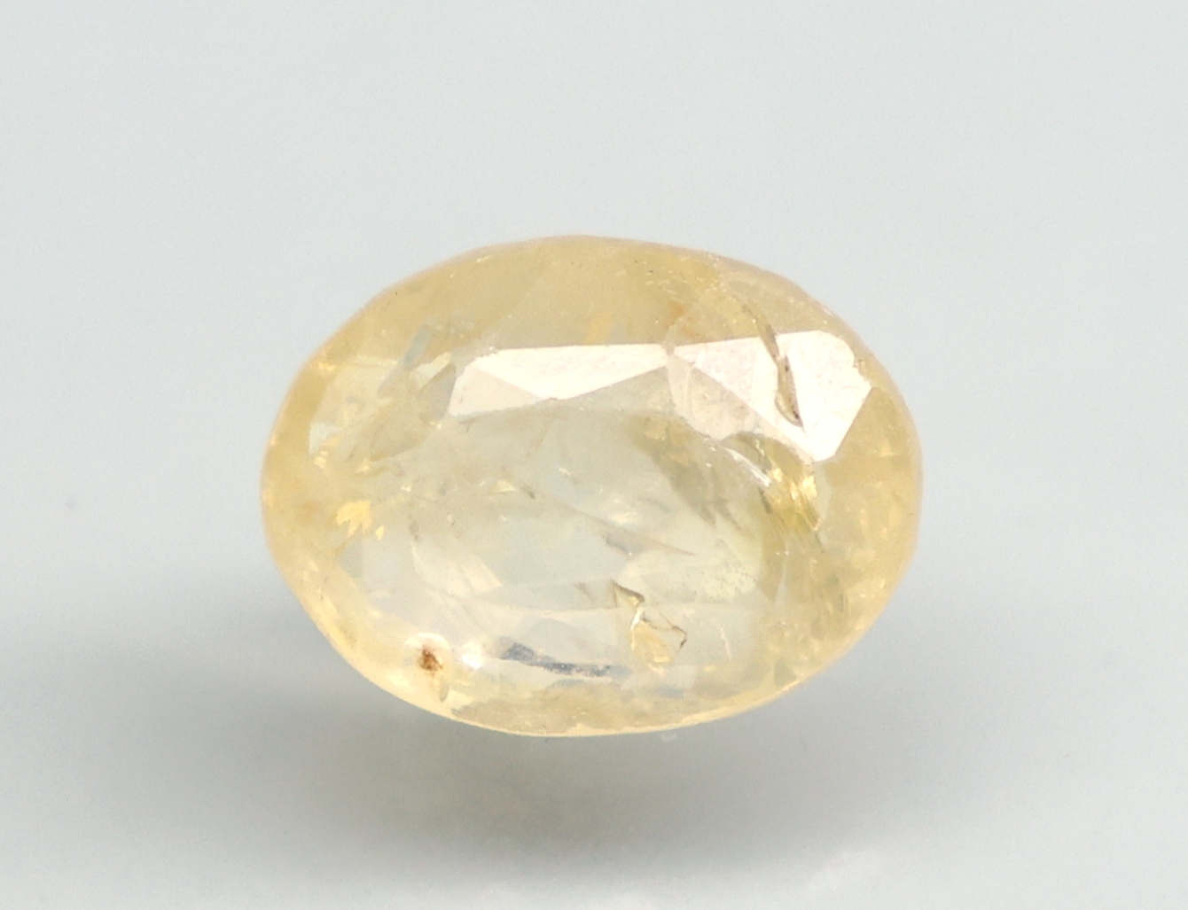 YELLOW SAPPHIRE 3.96 Ct.