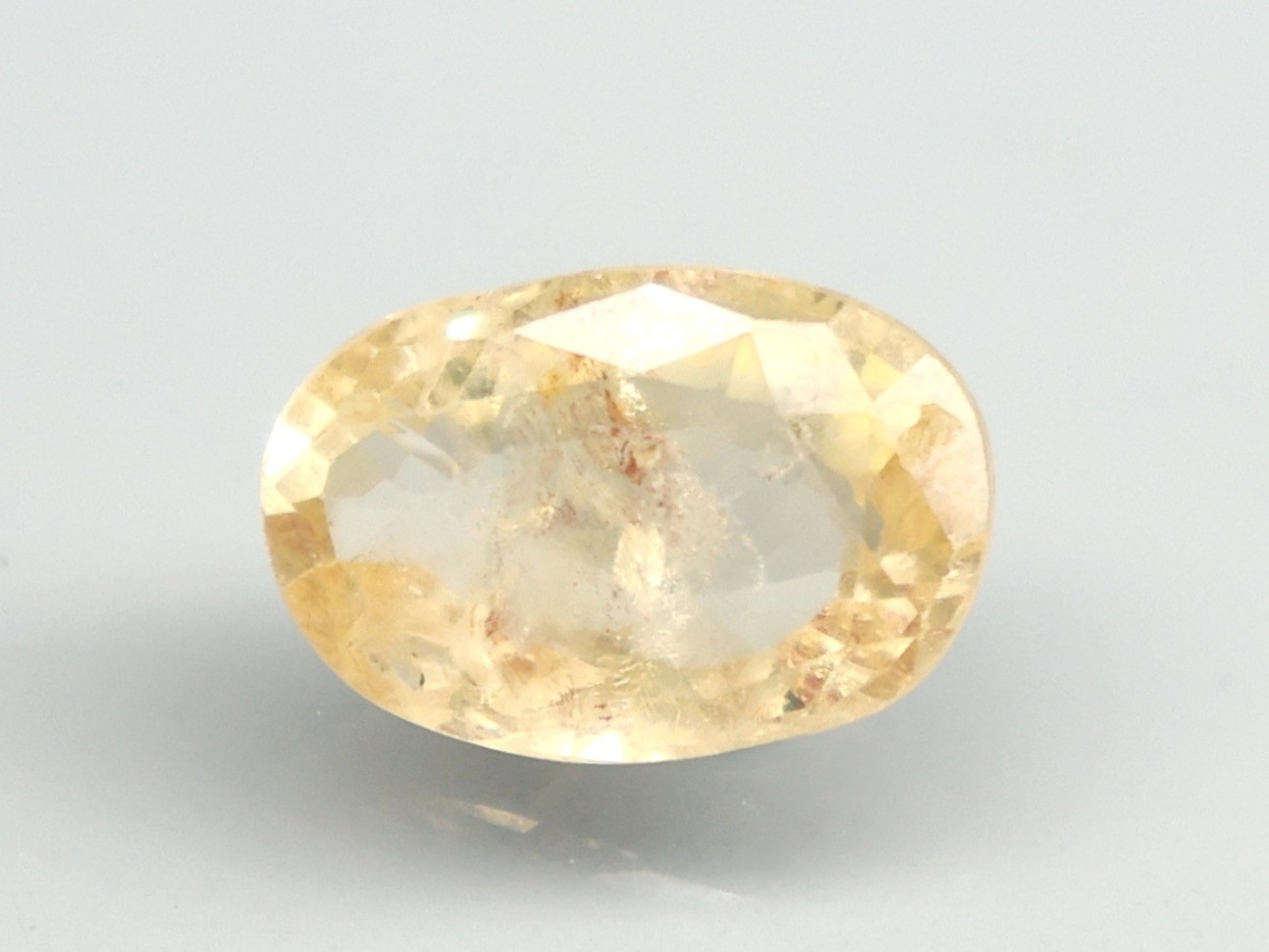 YELLOW SAPPHIRE 3.01 Ct.