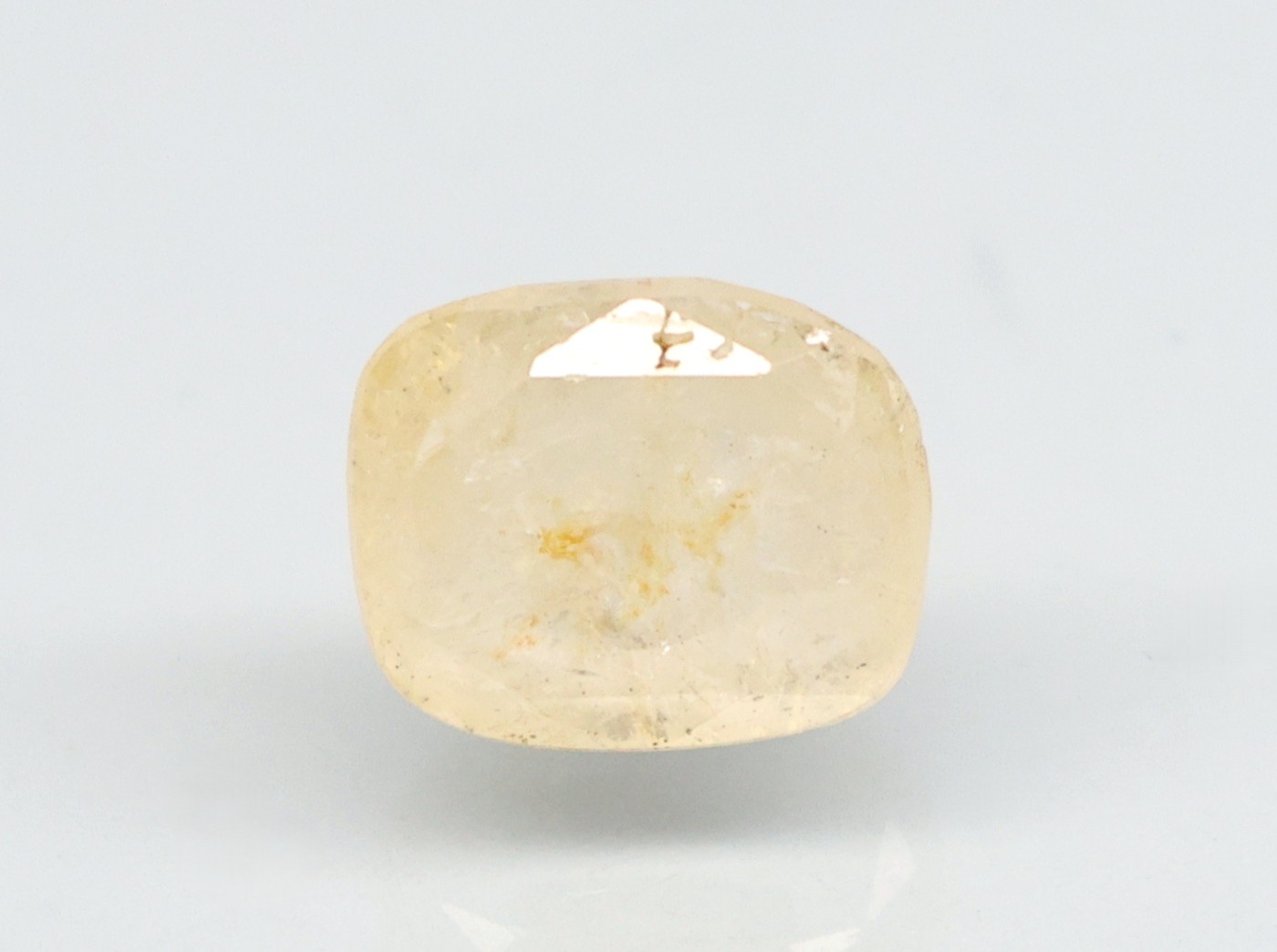 YELLOW SAPPHIRE 5.7 Ct.