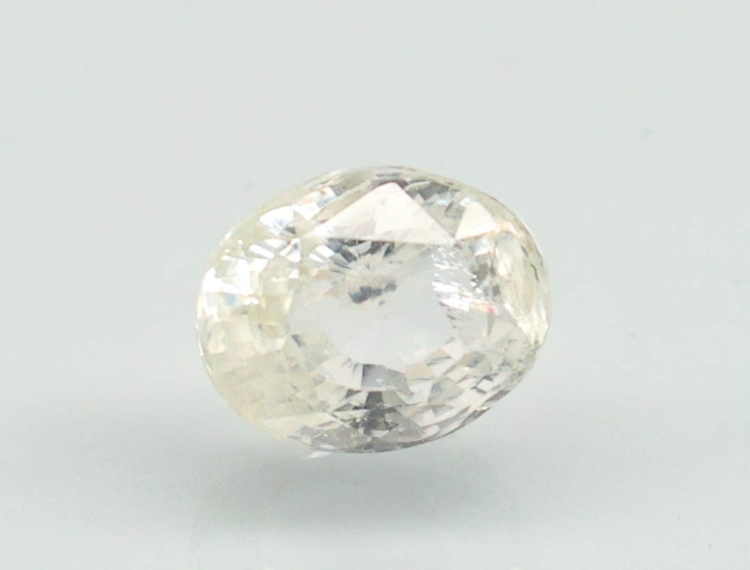 YELLOW SAPPHIRE 4.68 Ct.