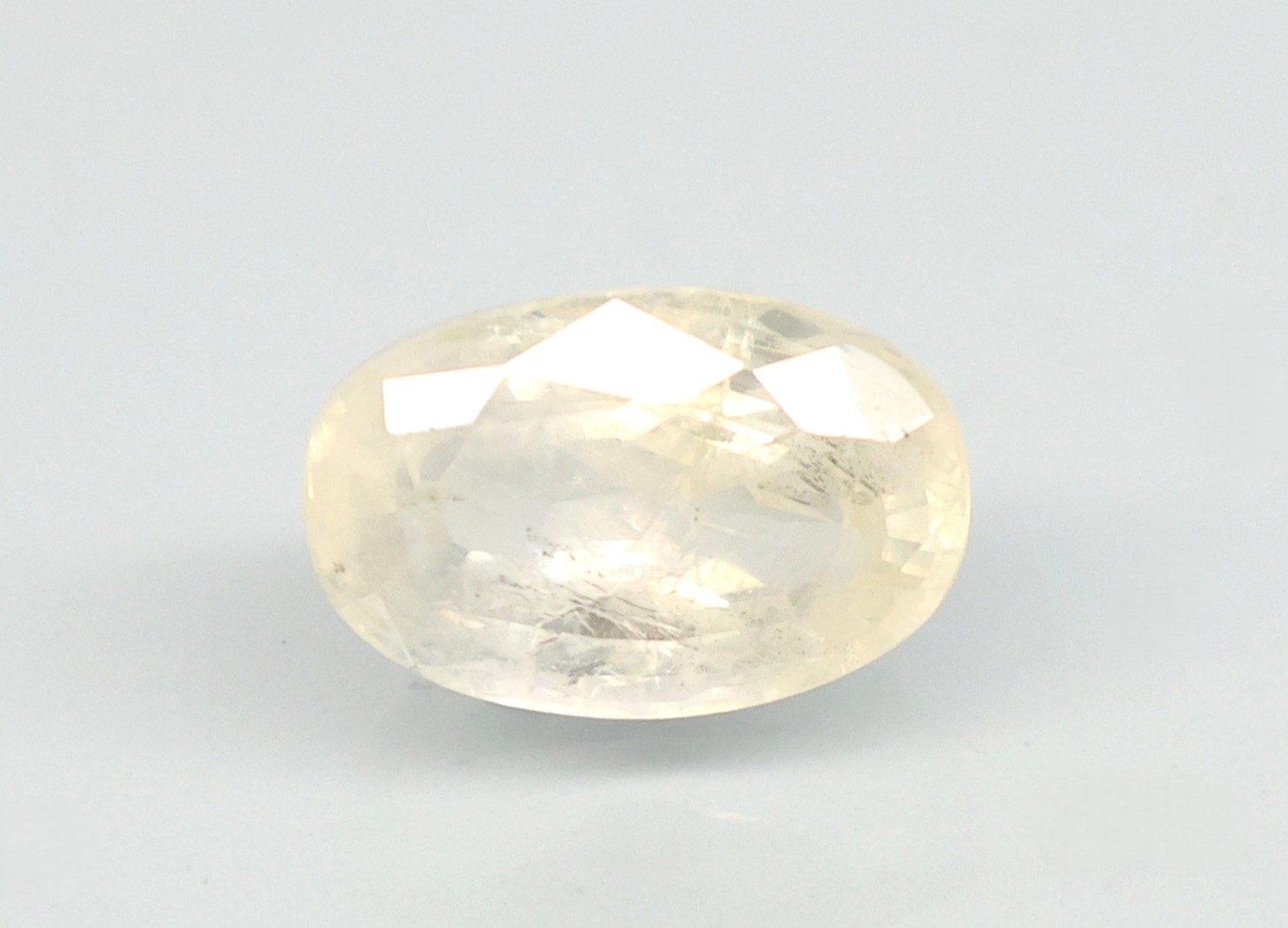 YELLOW SAPPHIRE 7.09 Ct.