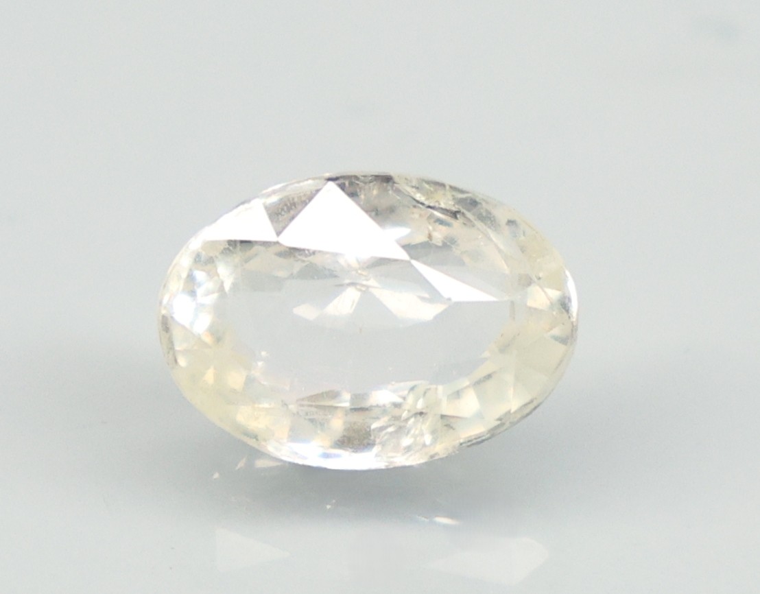 YELLOW SAPPHIRE 2.72 Ct.