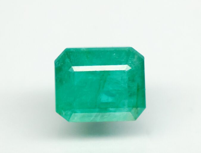 EMERALD 7.72 Ct. 1 EMRD21964 1 EMERALD 7.72 Ct.