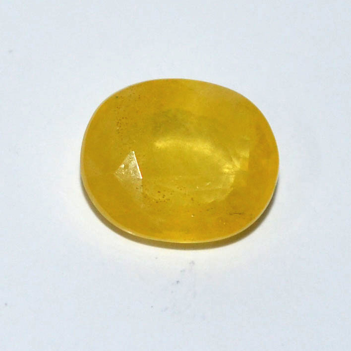 YELLOW SAPPHIRE 3.81 Ct.