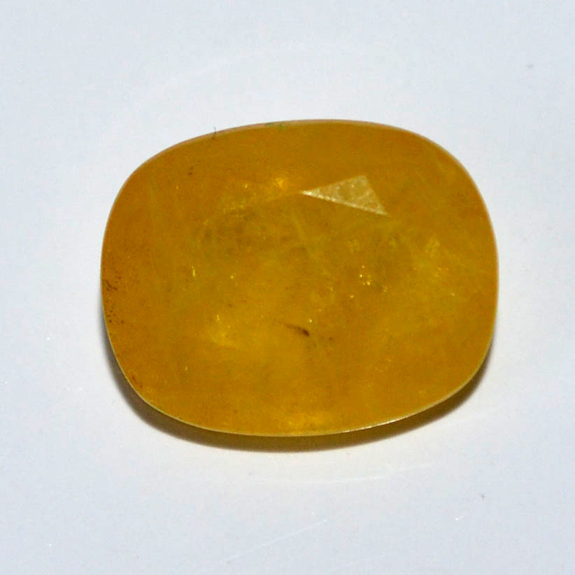 YELLOW SAPPHIRE 7.7 Ct.