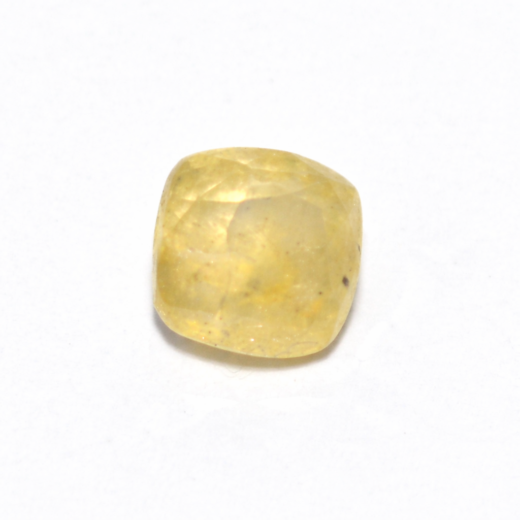 YELLOW SAPPHIRE 3.26 Ct.