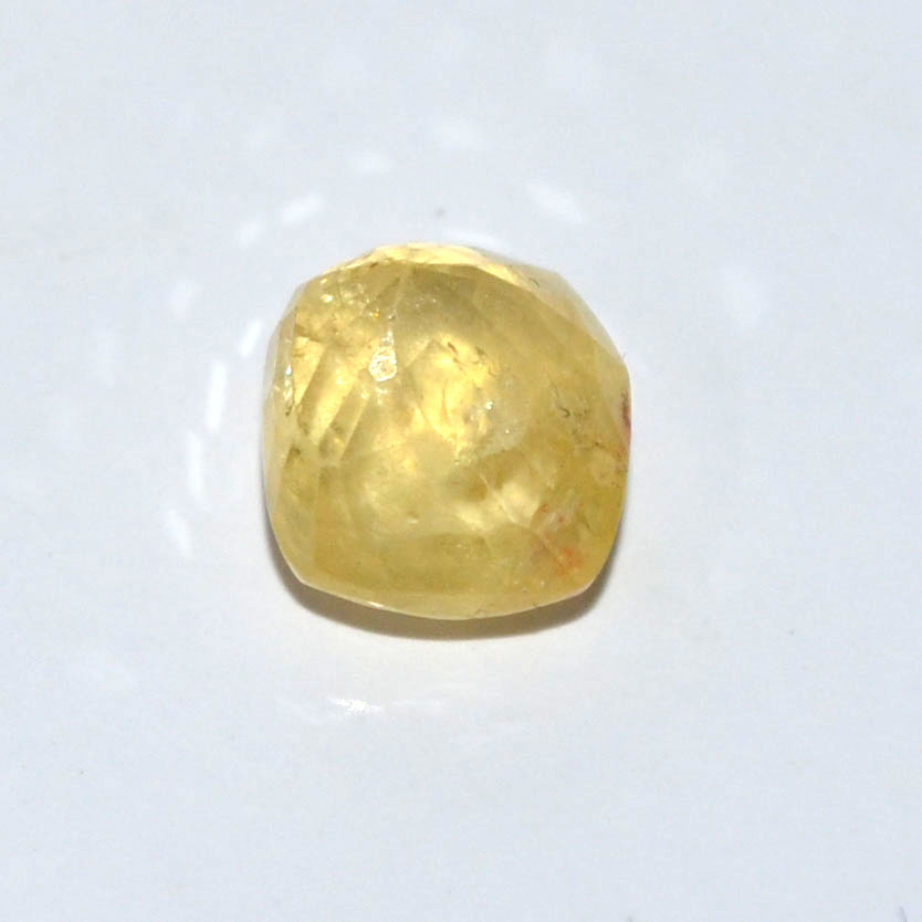 YELLOW SAPPHIRE 4.1 Ct.