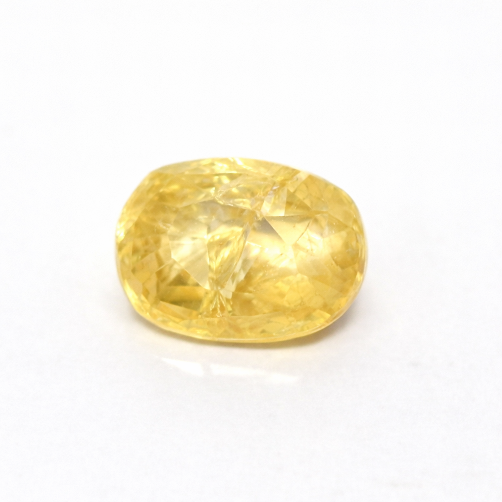 YELLOW SAPPHIRE 3.22 Ct.