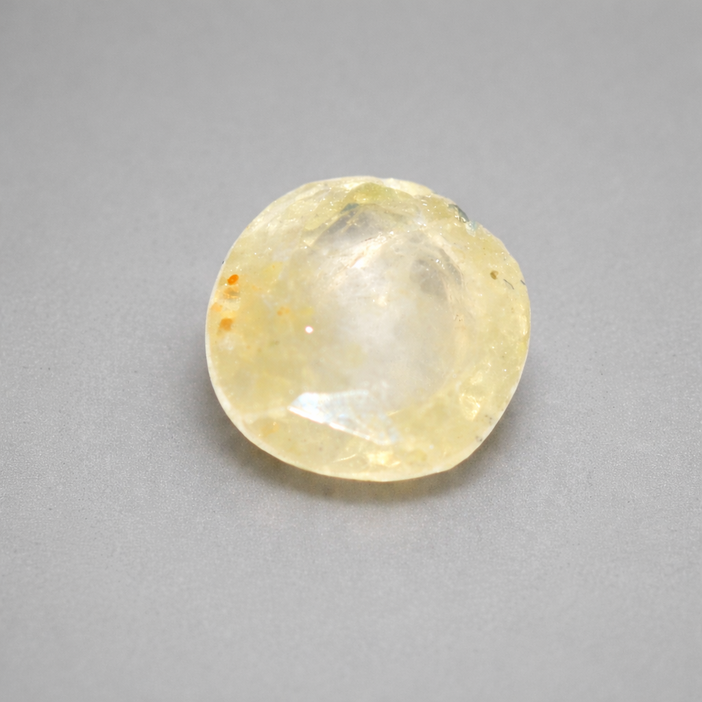 YELLOW SAPPHIRE 4.02 Ct.