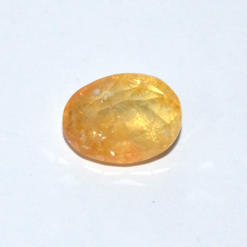 YELLOW SAPPHIRE 4.12 Ct.