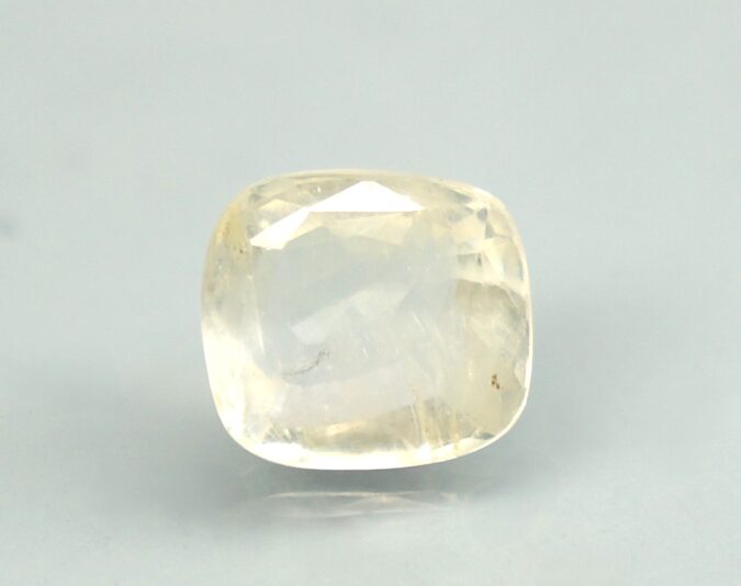 YELLOW SAPPHIRE 5.23 Ct. 1 NYSP8802 1 YELLOW SAPPHIRE 5.23 Ct.