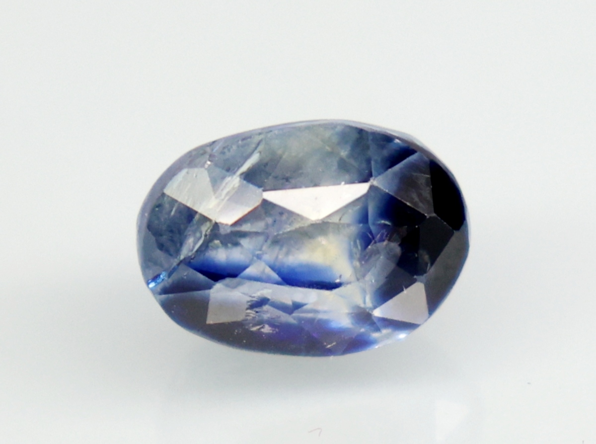 NATURAL SAPPHIRE 4.57 Ct.