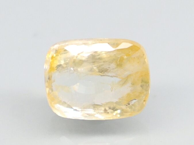 YELLOW SAPPHIRE 4.04 Ct. 1 NYSP8832 1 YELLOW SAPPHIRE 4.04 Ct.