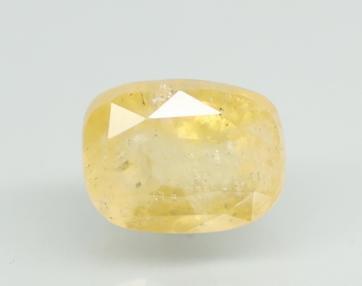 YELLOW SAPPHIRE 7.08 Ct.